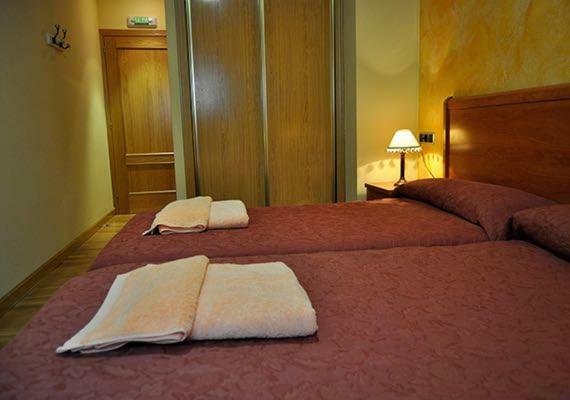 Hostal Puerta Del Valle La Cistérniga Eksteriør bilde