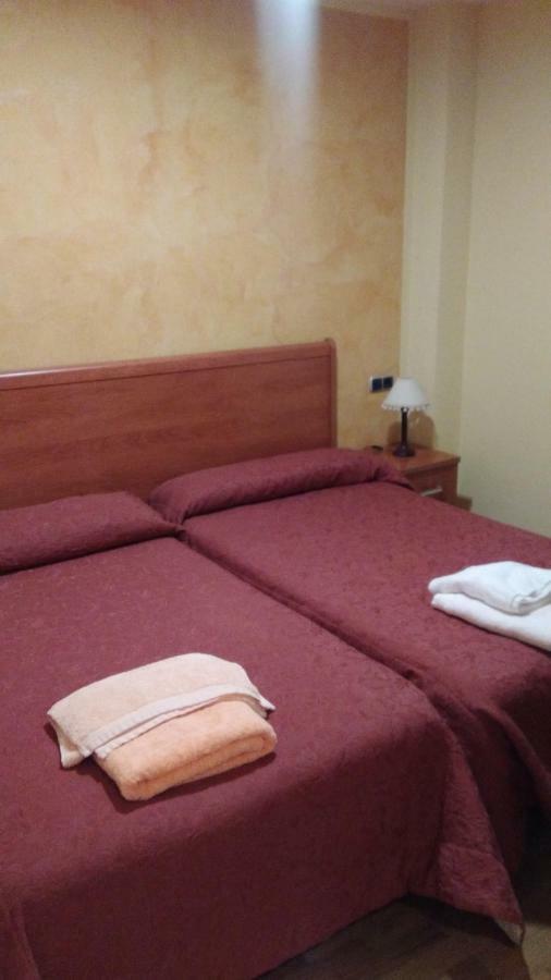 Hostal Puerta Del Valle La Cistérniga Eksteriør bilde