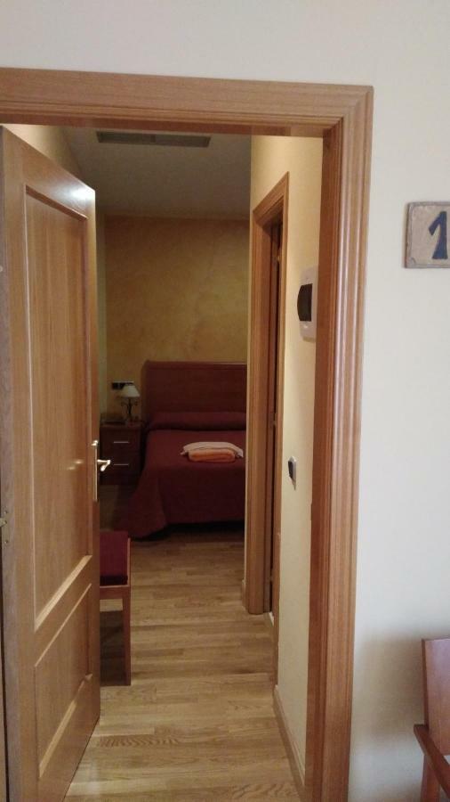 Hostal Puerta Del Valle La Cistérniga Eksteriør bilde
