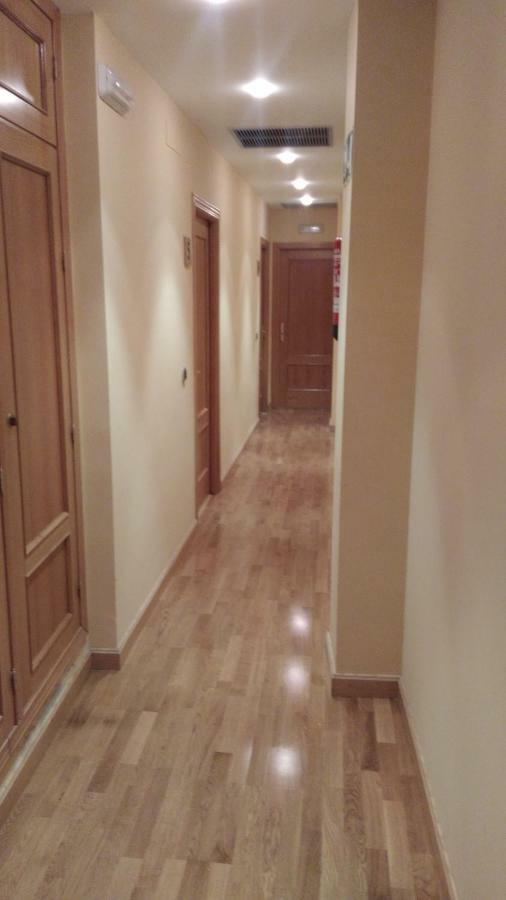 Hostal Puerta Del Valle La Cistérniga Eksteriør bilde